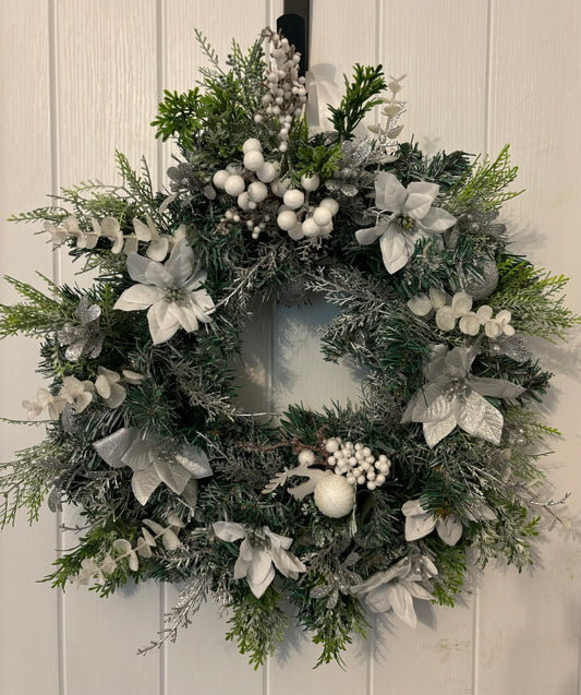 Large White & Silver Xmas Wreath With Lights